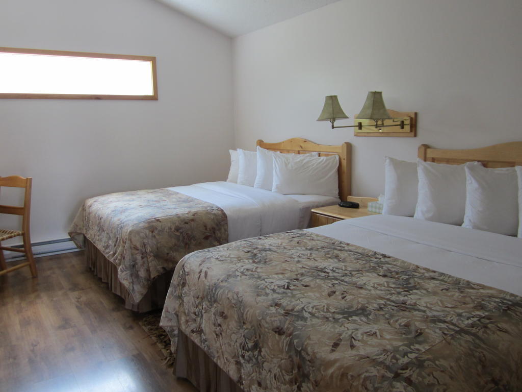 Beaver Creek Lodge And Cabins McBride Szoba fotó